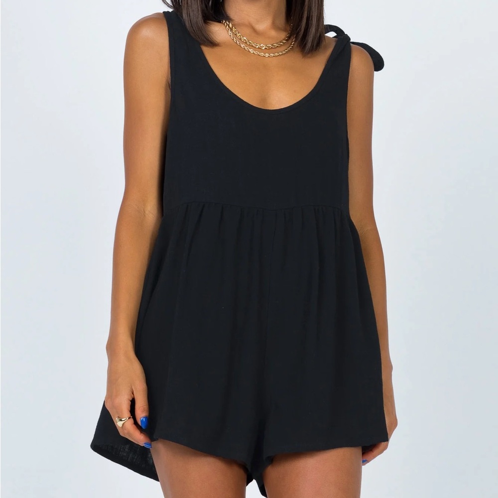 Princess Polly Tau Romper in black